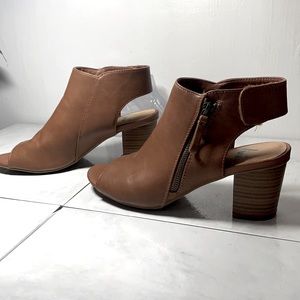 VUU leather block heels